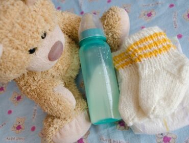 Santé et bien-être bébé : l’importance de la stérilisation du biberon