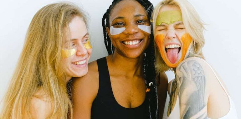 Les gestes essentiels pour garder une peau lumineuse